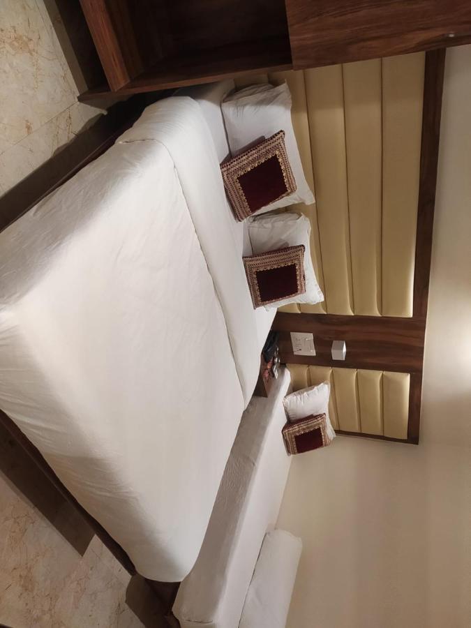 Hotel Adams Inn Near Mumbai Airport Extérieur photo