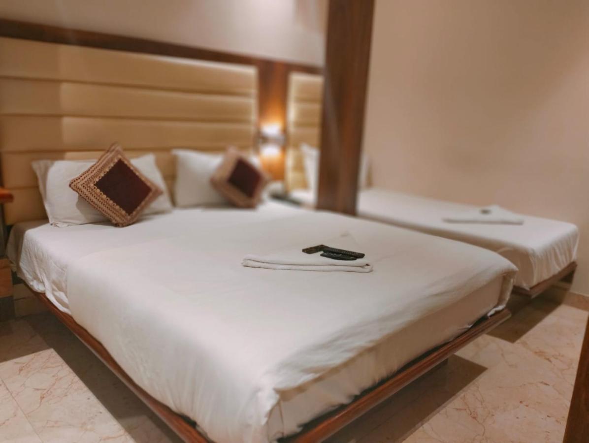 Hotel Adams Inn Near Mumbai Airport Extérieur photo