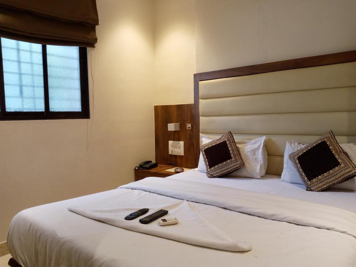 Hotel Adams Inn Near Mumbai Airport Extérieur photo