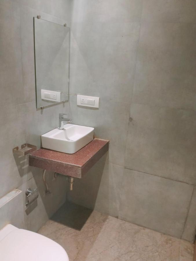 Hotel Adams Inn Near Mumbai Airport Extérieur photo
