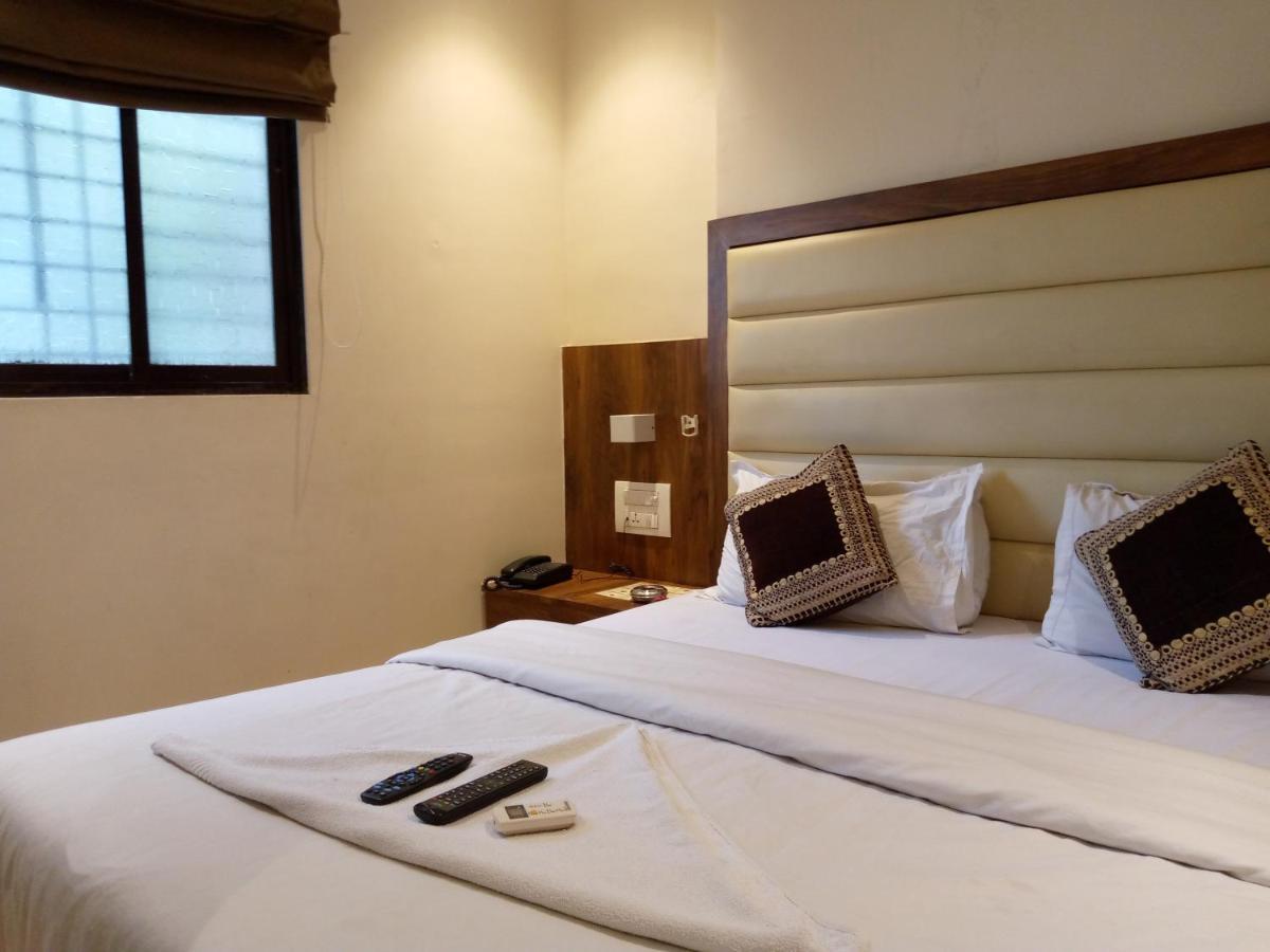 Hotel Adams Inn Near Mumbai Airport Extérieur photo