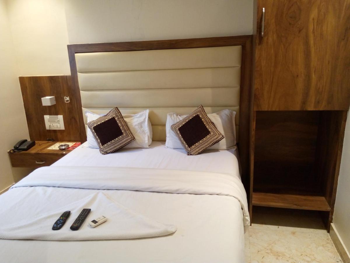 Hotel Adams Inn Near Mumbai Airport Extérieur photo